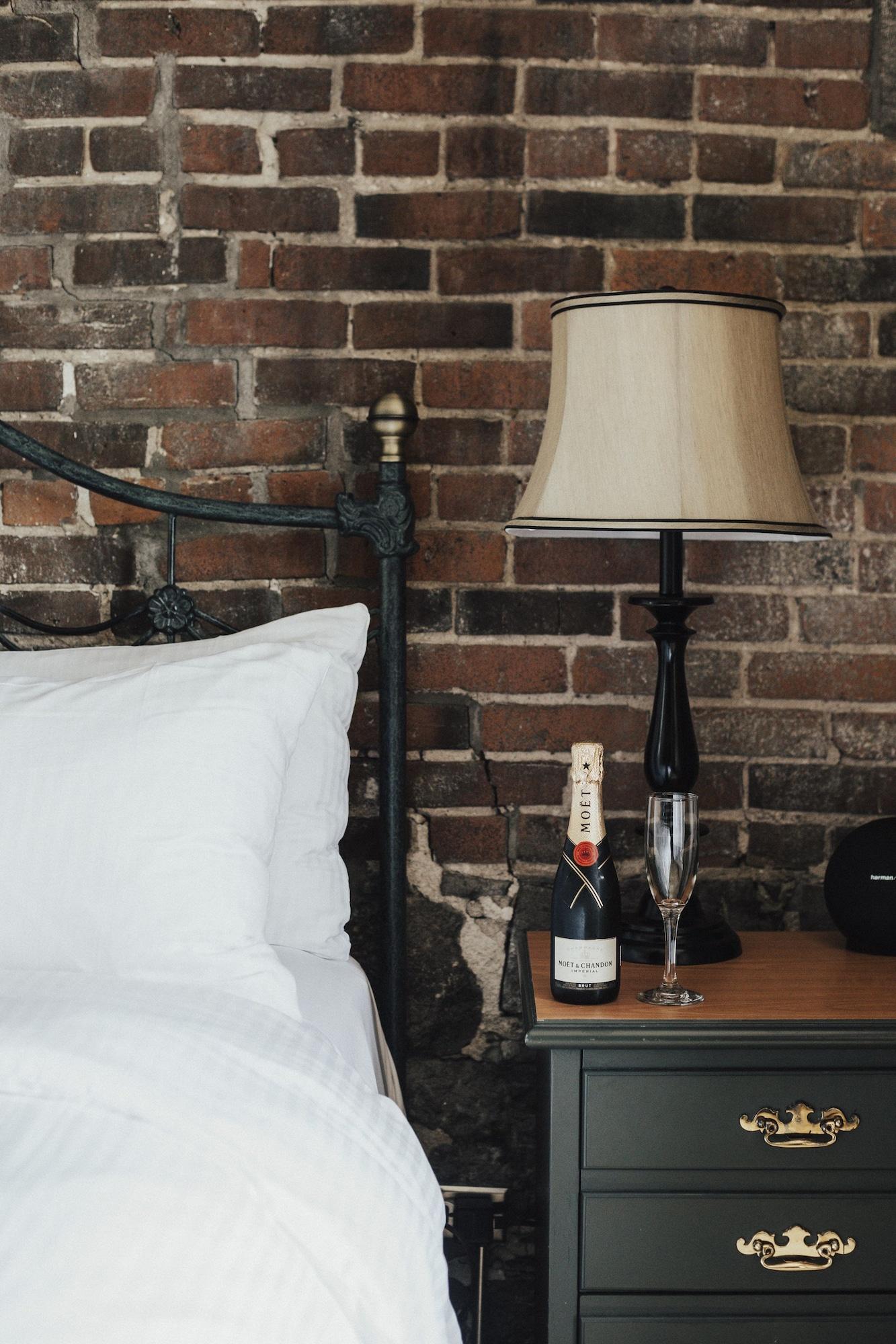 Du Vieux Port By Gray Collection Inn