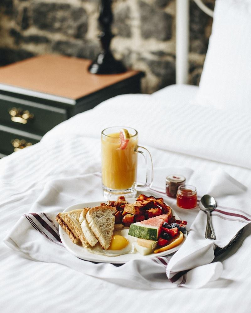 Du Vieux Port By Gray Collection Inn