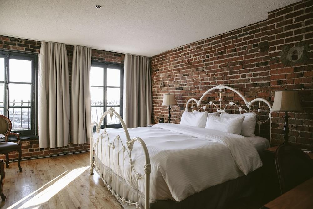Inn Du Vieux Port By Gray Collection 4*