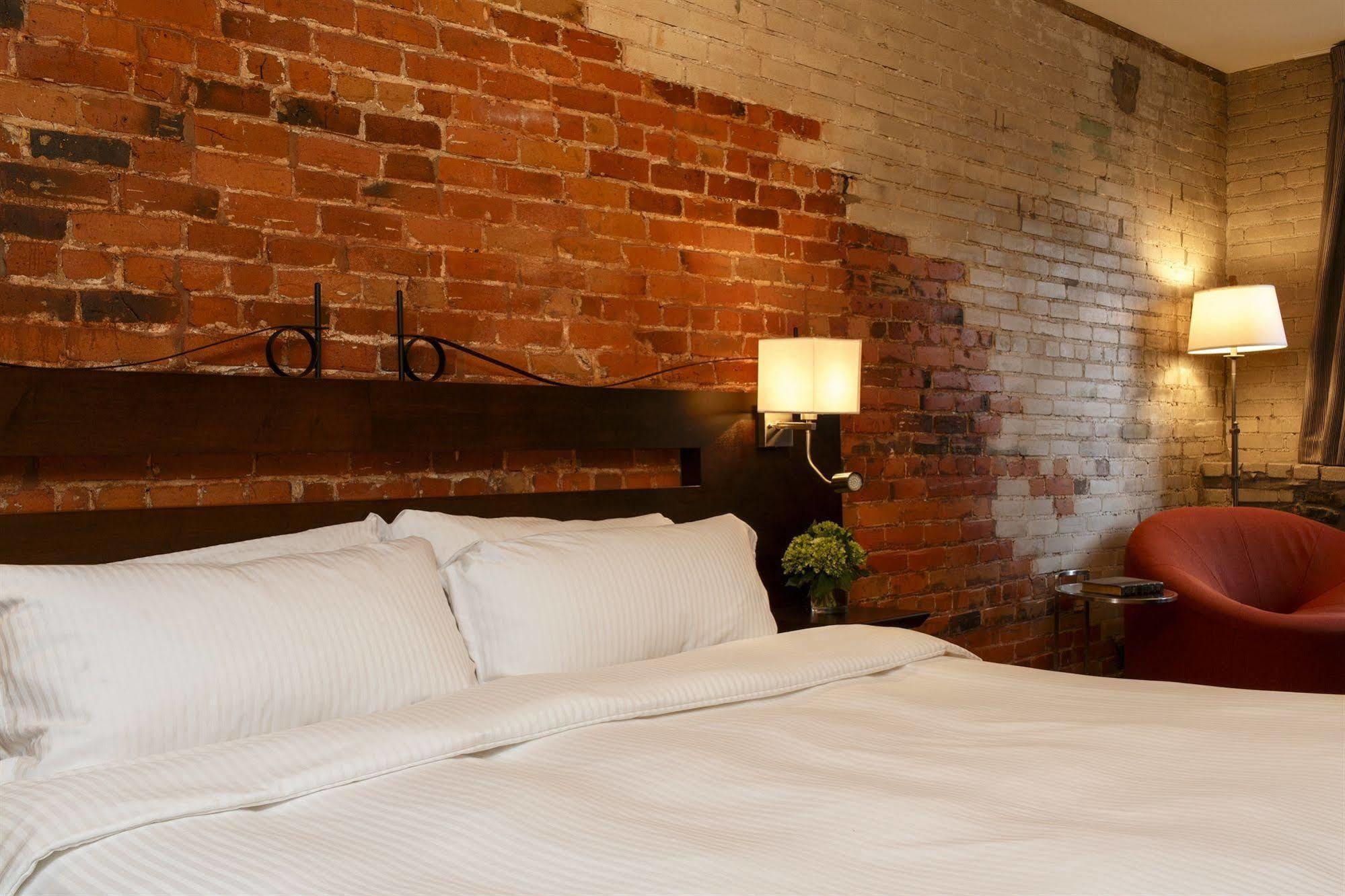 Inn Du Vieux Port By Gray Collection